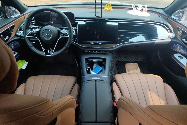 Used Mercedes-Benz E-Class 2025 E 260 L Center Console