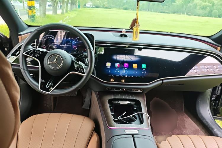 Used Mercedes-Benz E-Class 2025 E 300 L Luxury Model Center Console