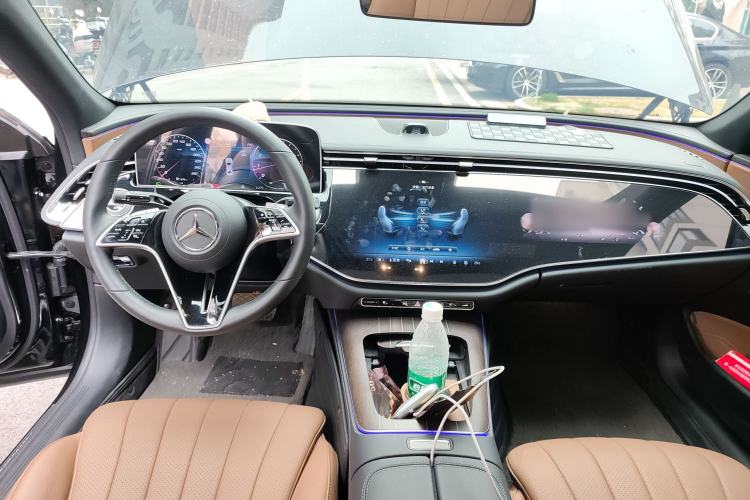 Used Mercedes-Benz E-Class 2025 E 300 L Luxury Model Center Console