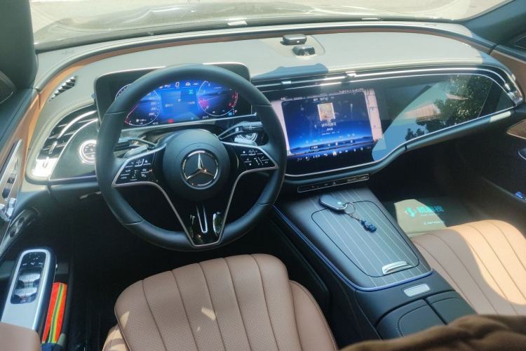 Used Mercedes-Benz E-Class 2025 Facelift E 300 L Luxury Edition Center Console