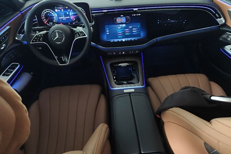 Used Mercedes-Benz E-Class 2025 Facelift E 300 L Luxury Edition Center Console