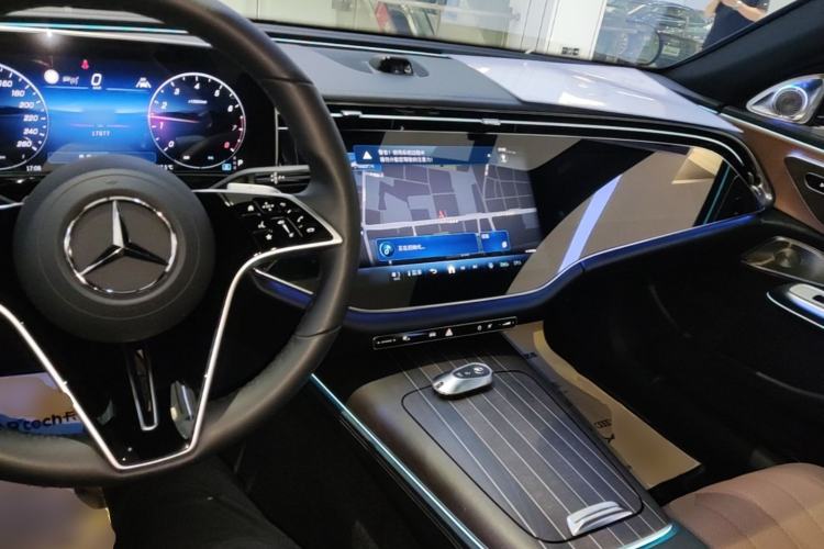 Used Mercedes-Benz E-Class 2025 E 300 L Luxury Model Center Console