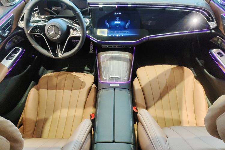 Used Mercedes-Benz E-Class 2025 E 300 L Luxury Model Center Console