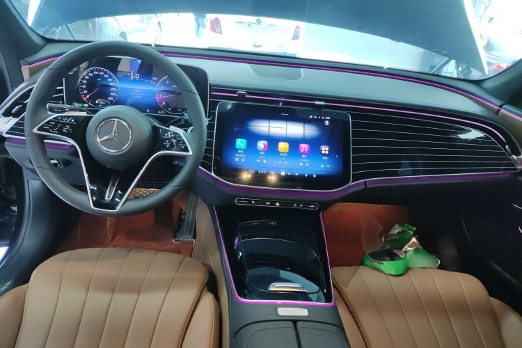 Used Mercedes-Benz E-Class 2025 E 260 L Center Console