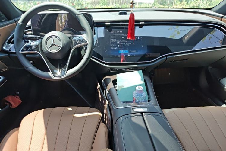 Used Mercedes-Benz E-Class 2025 E 300 L Luxury Model Center Console