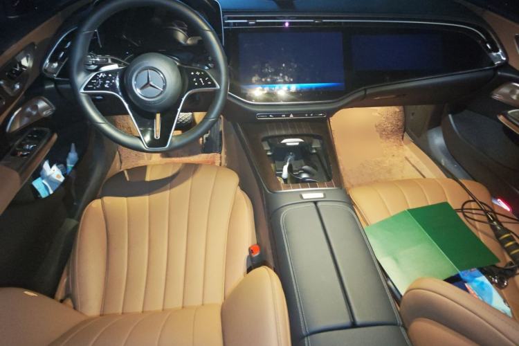 Used Mercedes-Benz E-Class 2025 Facelift E 300 L Luxury Edition Center Console