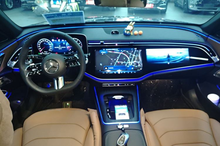 Used Mercedes-Benz E-Class 2025 Facelift E 300 L Luxury Sport Edition Center Console