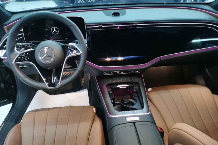 Used Mercedes-Benz E-Class 2025 E 300 L Luxury Model Center Console