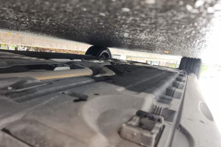 Used Mercedes-Benz E-Class 2025 E 300 L Luxury Model Chassis Front Right