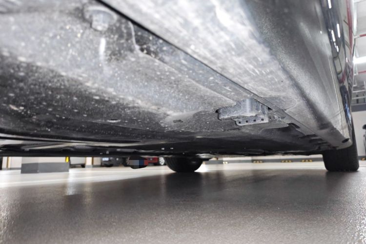 Used Mercedes-Benz E-Class 2025 E 300 L Luxury Model Chassis Rear Right