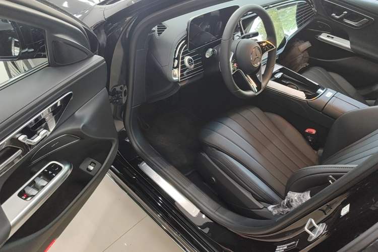 Used Mercedes-Benz E-Class 2025 E 260 L Driver Seat