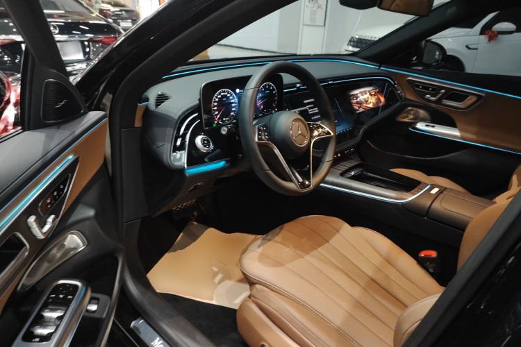Used Mercedes-Benz E-Class 2025 Facelift E 300 L Luxury Edition Driver Seat