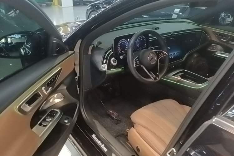Used Mercedes-Benz E-Class 2025 Facelift E 300 L Luxury Edition Driver Seat