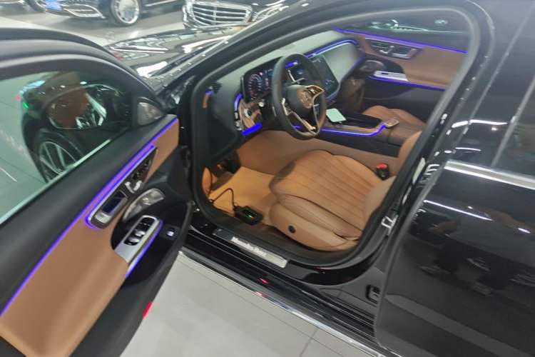 Used Mercedes-Benz E-Class 2025 Facelift E 300 L Fashion Edition Driver Seat