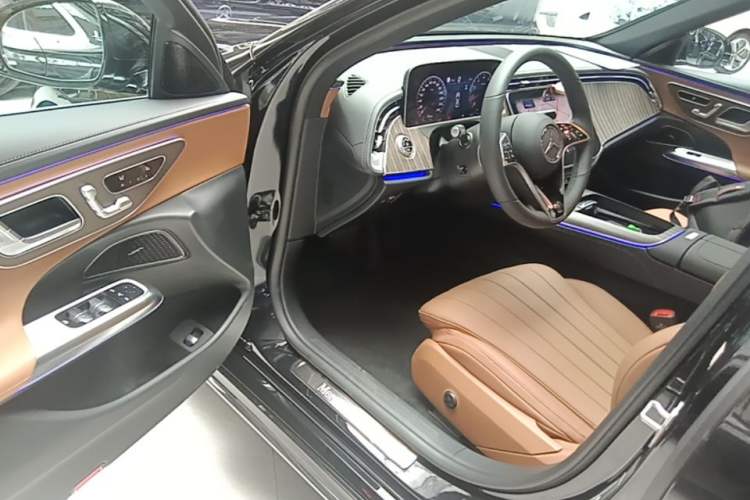 Used Mercedes-Benz E-Class 2025 Facelift E 300 L Fashion Edition Driver Seat