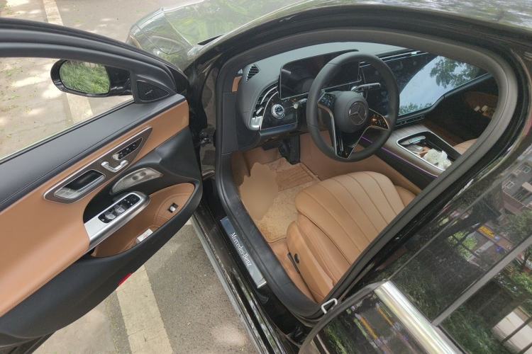 Used Mercedes-Benz E-Class 2025 Facelift E 300 L Luxury Edition Driver Seat