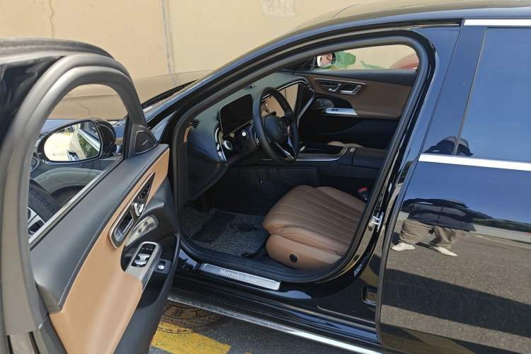 Used Mercedes-Benz E-Class 2025 E 300 L Luxury Model Driver Seat
