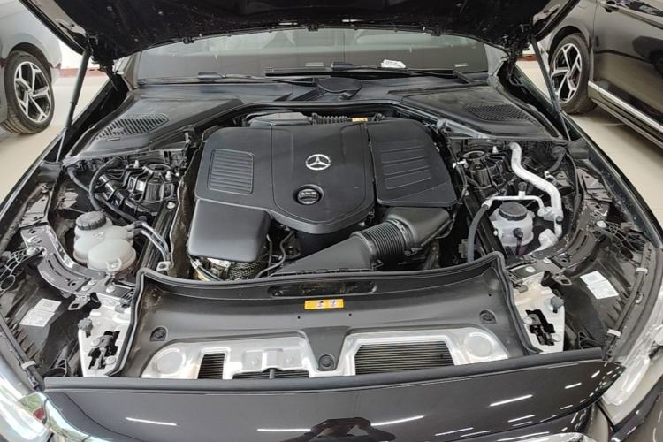 Used Mercedes-Benz E-Class 2025 E 260 L Engine Bay
