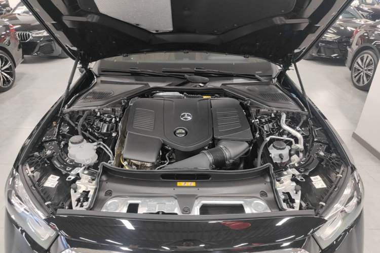 Used Mercedes-Benz E-Class 2025 Facelift E 300 L Luxury Edition Engine Bay