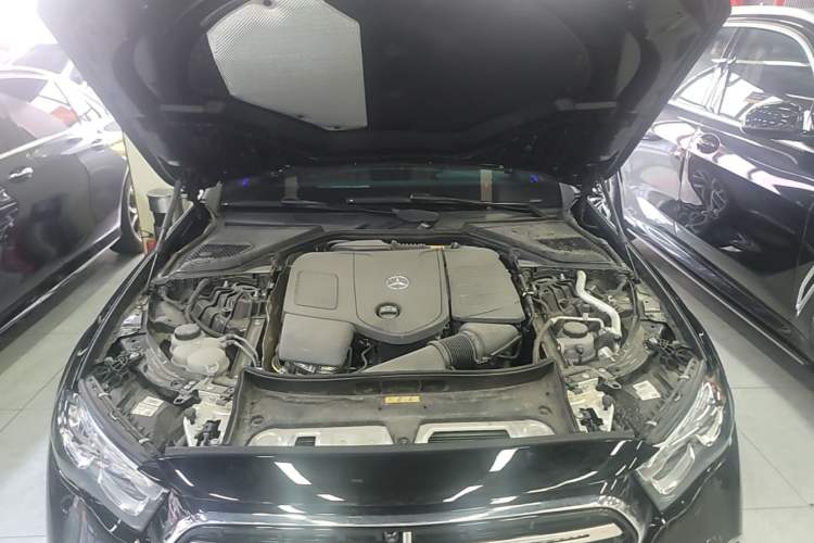Used Mercedes-Benz E-Class 2025 Facelift E 300 L Fashion Edition Engine Bay