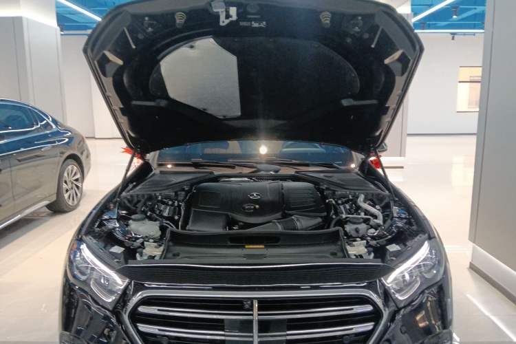 Used Mercedes-Benz E-Class 2025 Facelift E 300 L Luxury Edition Engine Bay