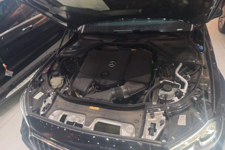 Used Mercedes-Benz E-Class 2025 E 300 L Luxury Model Engine Bay