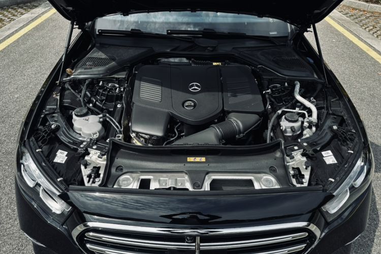 Used Mercedes-Benz E-Class 2025 Facelift E 300 L Fashion Edition Engine Bay