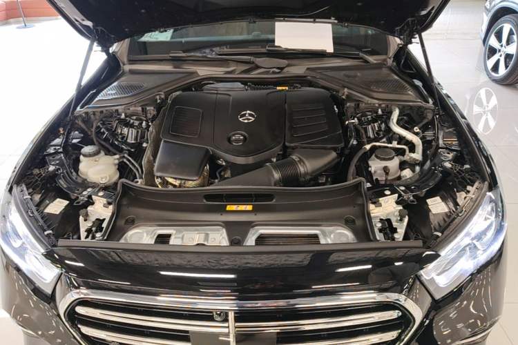 Used Mercedes-Benz E-Class 2025 E 300 L Luxury Model Engine Bay