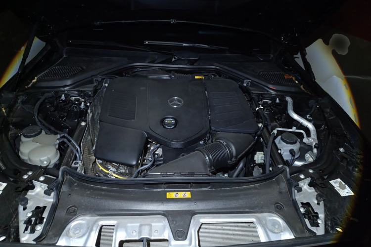 Used Mercedes-Benz E-Class 2025 E 260 L Engine Bay