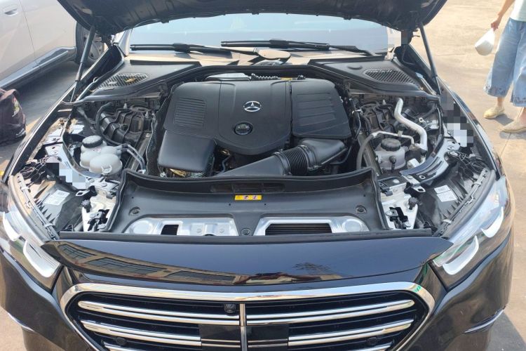 Used Mercedes-Benz E-Class 2025 E 260 L Engine Bay