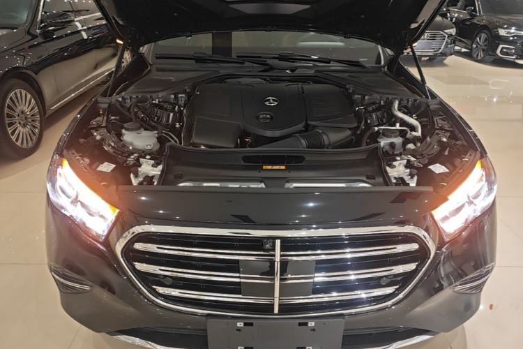 Used Mercedes-Benz E-Class 2025-Year Facelift E 260 L Engine Bay