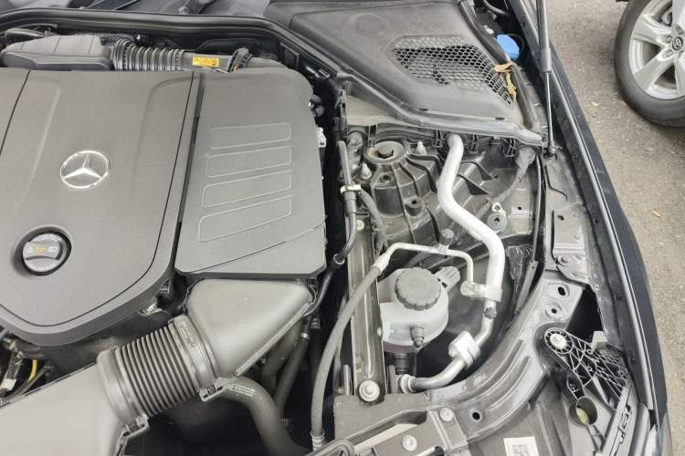 Used Mercedes-Benz E-Class 2025 Facelift E 300 L Fashion Edition Engine Bay Left