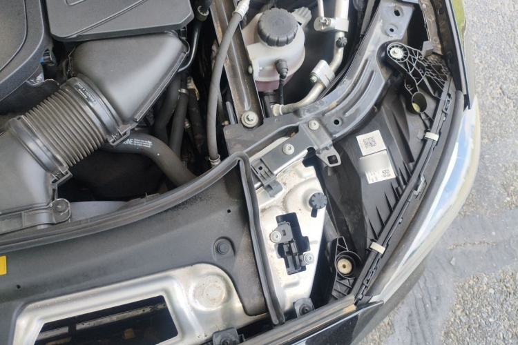 Used Mercedes-Benz E-Class 2025 Facelift E 300 L Fashion Edition Engine Bay Left