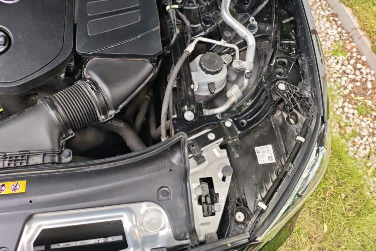 Used Mercedes-Benz E-Class 2025 E 300 L Luxury Model Engine Bay Left