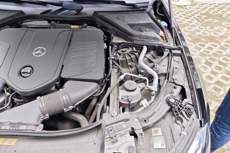 Used Mercedes-Benz E-Class 2025 E 260 L Engine Bay Left