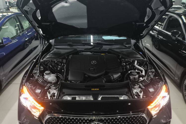 Used Mercedes-Benz E-Class 2025 Refresh E 300 Fashion Edition Sport Version Engine Bay