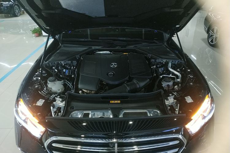 Used Mercedes-Benz E-Class 2025 E 300 L Luxury Model Engine Bay