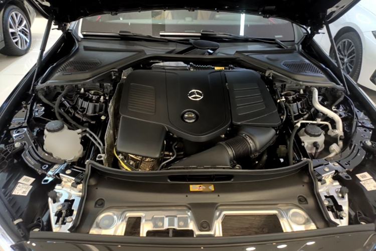 Used Mercedes-Benz E-Class 2025 E 300 L Luxury Model Engine Bay