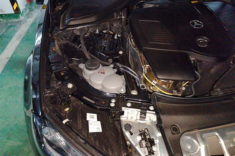 Used Mercedes-Benz E-Class 2025 Facelift E 300 L Luxury Edition Engine Bay Right