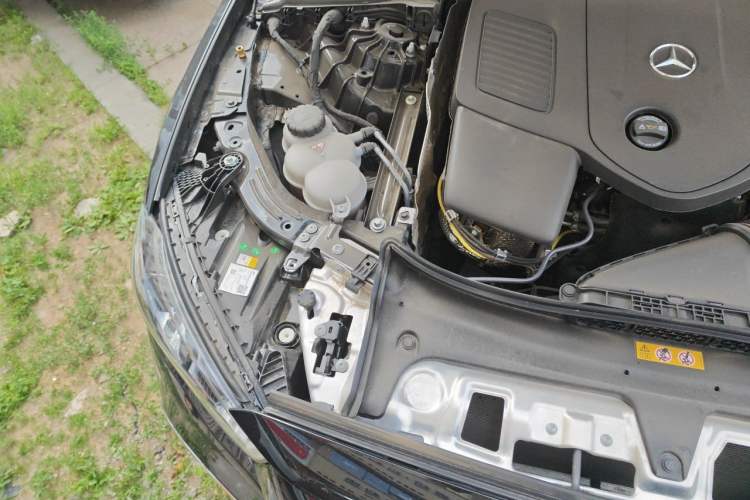 Used Mercedes-Benz E-Class 2025 Facelift E 300 L Luxury Edition Engine Bay Right