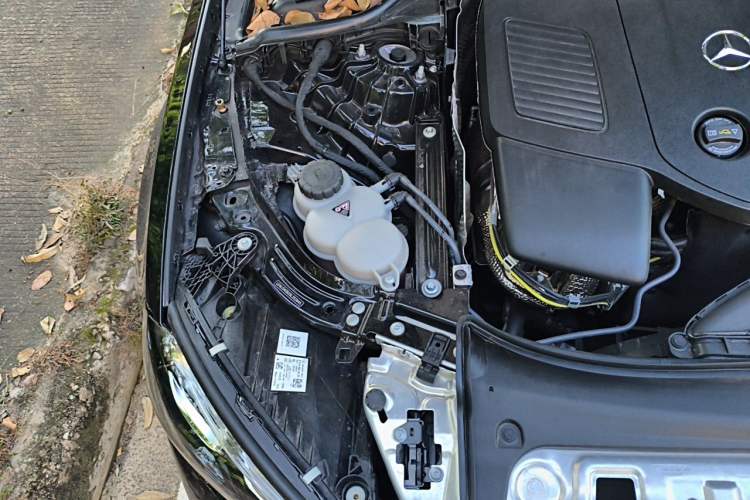 Used Mercedes-Benz E-Class 2025 E 300 L Luxury Model Engine Bay Right