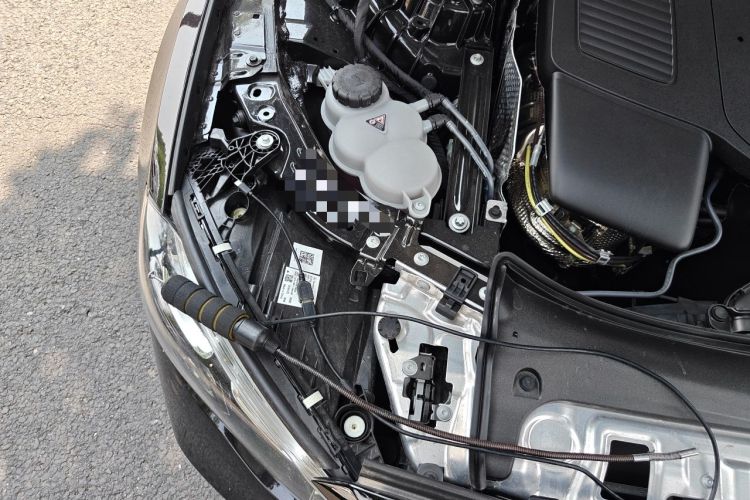 Used Mercedes-Benz E-Class 2025 Facelift E 300 L Fashion Edition Engine Bay Right