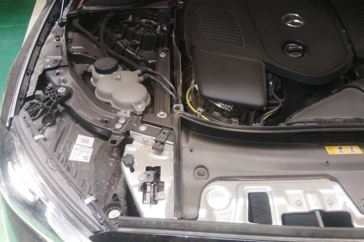 Used Mercedes-Benz E-Class 2025 Facelift E 300 L Luxury Edition Engine Bay Right