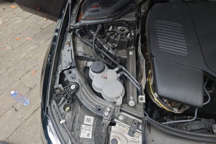 Used Mercedes-Benz E-Class 2025 E 300 L Luxury Model Engine Bay Right