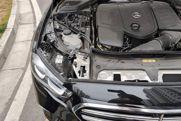 Used Mercedes-Benz E-Class 2025 E 300 L Luxury Model Engine Bay Right