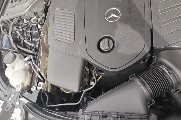 Used Mercedes-Benz E-Class 2025 Facelift E 300 L Fashion Edition Engine Bay Right