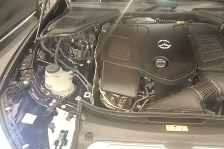 Used Mercedes-Benz E-Class 2025 E 300 L Luxury Model Engine Bay Right