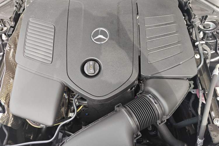 Used Mercedes-Benz E-Class 2025 Facelift E 300 L Fashion Edition Engine Bay
