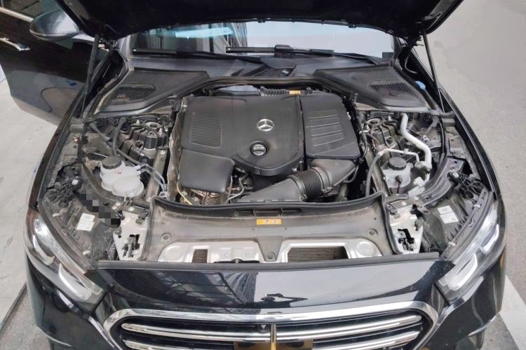 Used Mercedes-Benz E-Class 2025-Year Facelift E 260 L Engine Bay