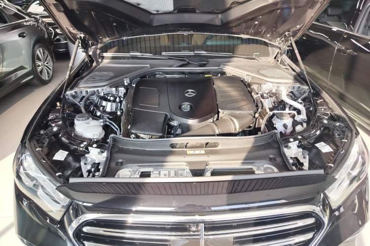 Used Mercedes-Benz E-Class 2025 E 300 L Luxury Model Engine Bay